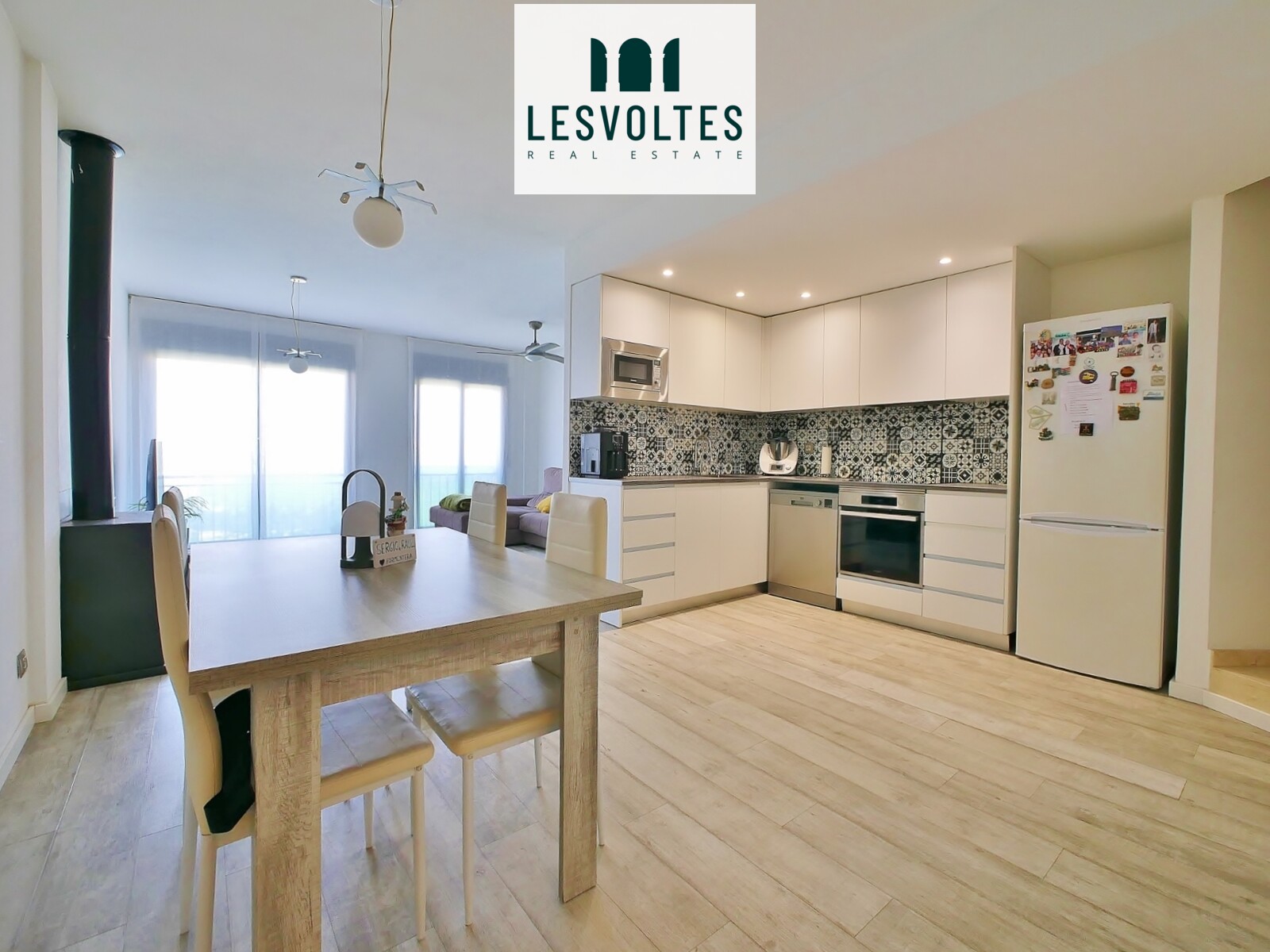 SPACIOUS DUPLEX PENTHOUSE WITH 2 BEDROOMS AND PARKING SPACE IN PALAFRUGELL. FLAWLESS.