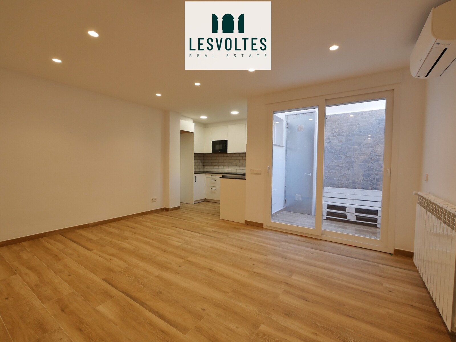 IMPECCABLE BRAND NEW GROUND FLOOR APARTMENT OF 90 M2 IN THE CENTER OF PALAFRUGELL