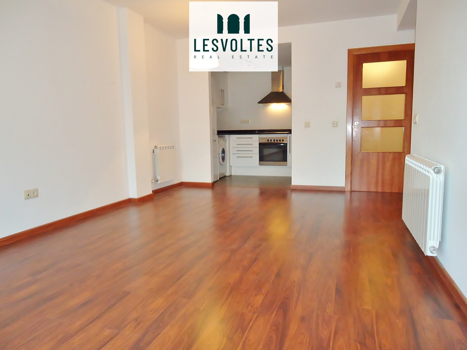 60 M2 APARTMENT ON THE FIRST FLOOR WITH ELEVATOR AND PARKING SPACE FOR SALE IN PALAFRUGELL.