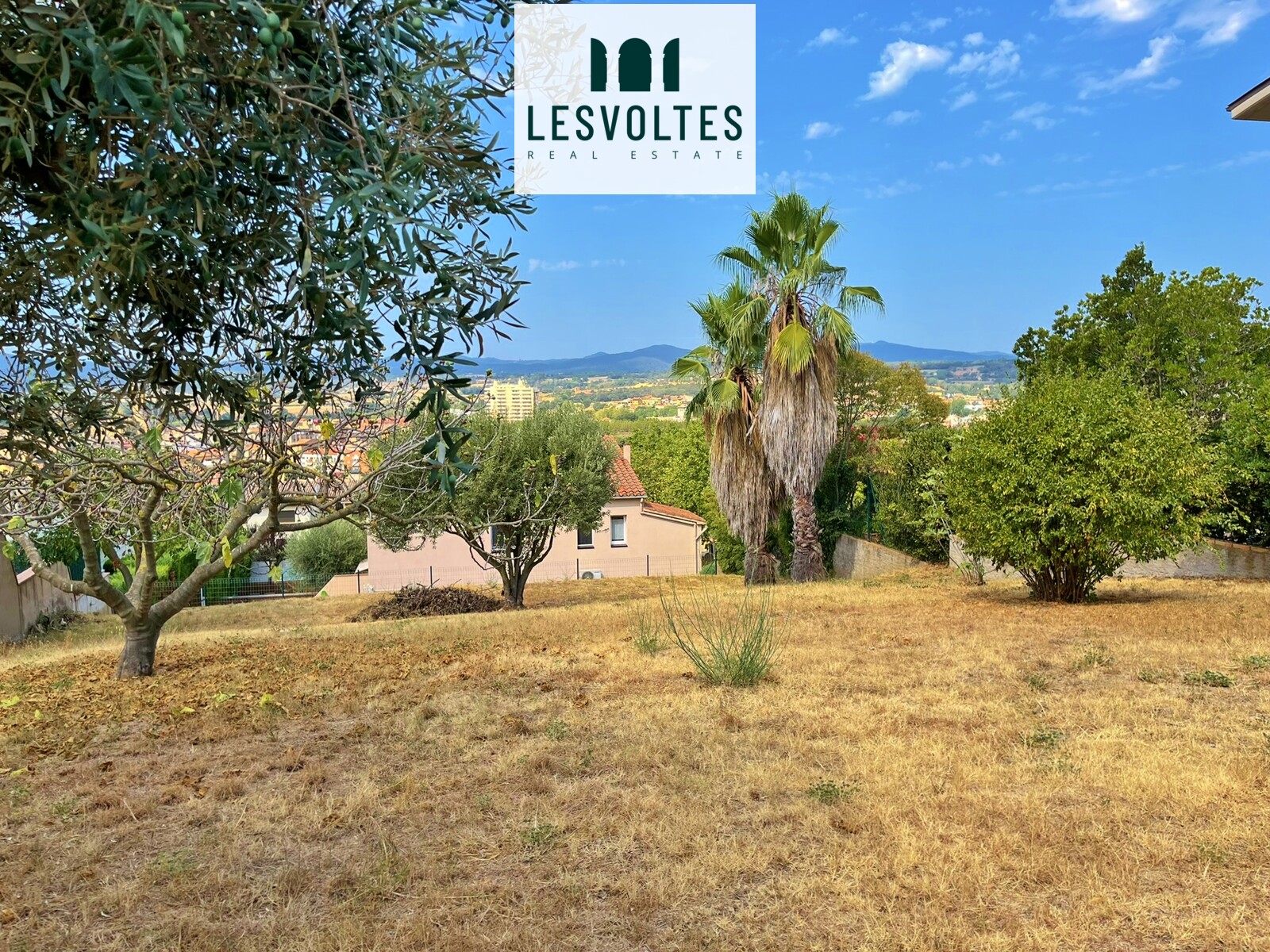 URBAN PLOT OF 627 M2, FOR SALE IN LA BISBAL D'EMPORDÀ.