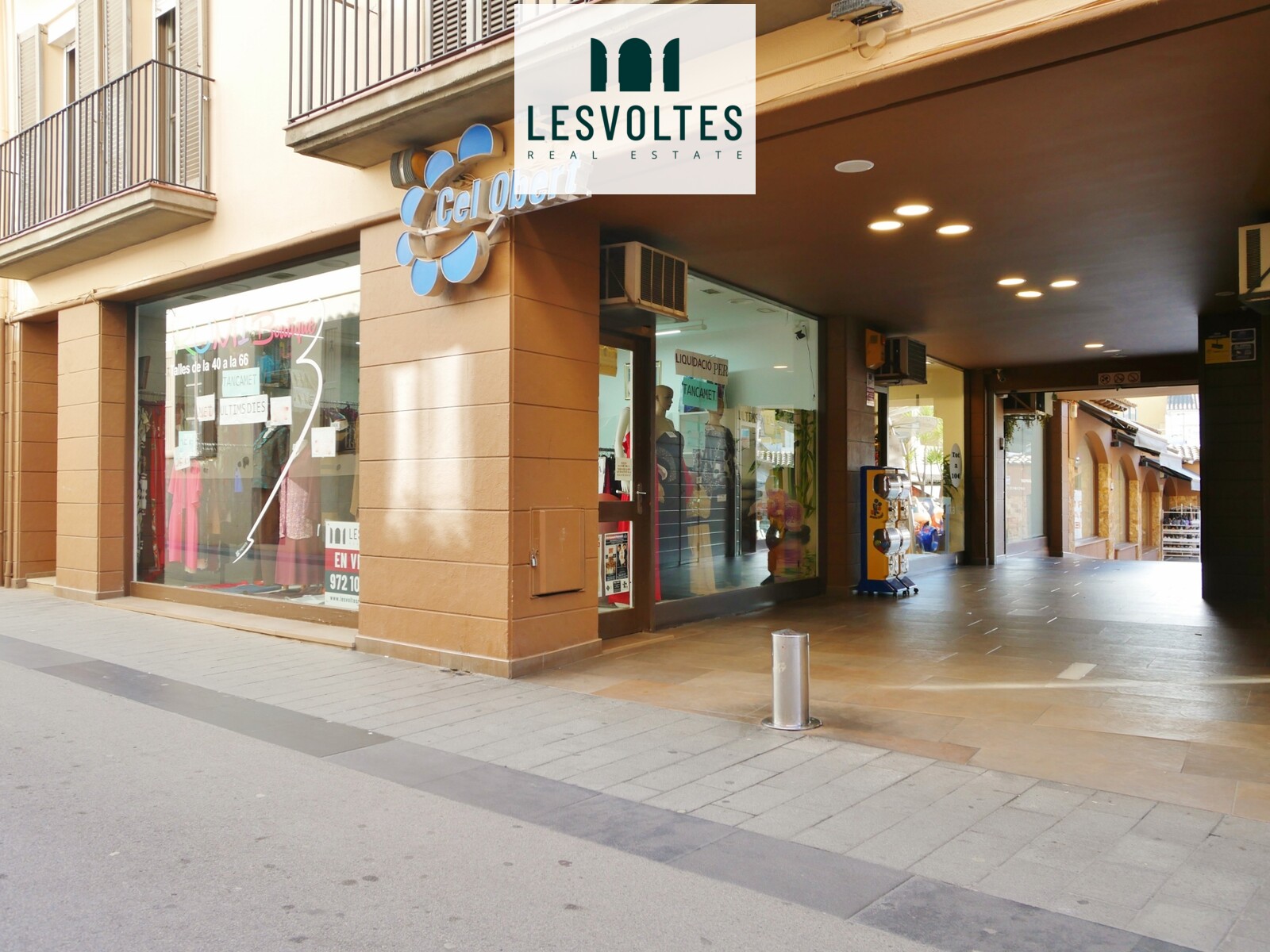 CORNER PREMISES WITH HIGH VISIBILITY FOR SALE IN THE CENTER OF PALAFRUGELL